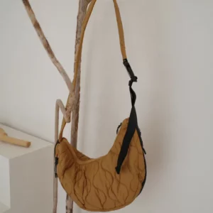 Korea｜绗縫側背月牙包